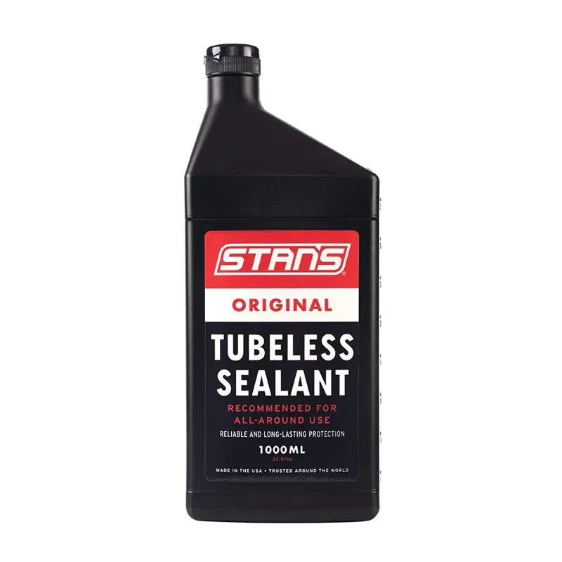 Stans NoTubes 946ml Race Tyre Sealant in Black/Red