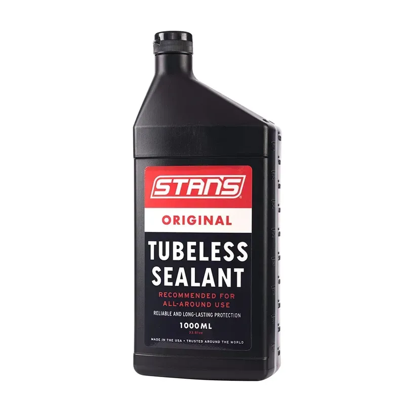 Stans NoTubes 946ml Race Tyre Sealant in Black/Red-1