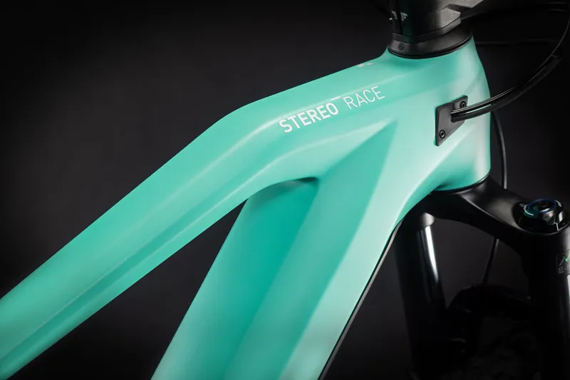 2020 Cube Stereo Hybrid 140 HPC Race 625 Carbon FS eMTB in Blue-4