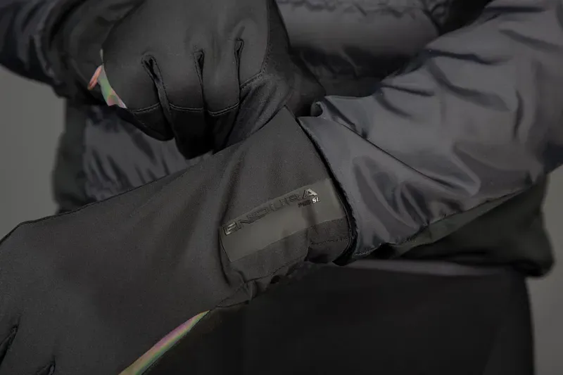 Endura Pro SL Primaloft Waterproof Glove in Black-1
