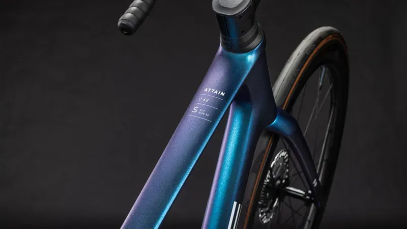 Cube Attain C:62 SLT Road Bike In Shift Mint/White-2