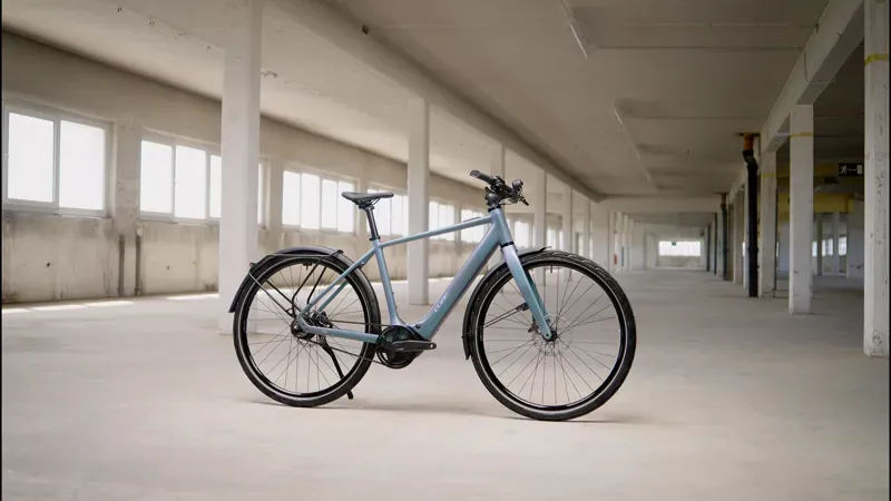 Cube Editor Hybrid SLT 400x FE City E-Bike in Smaragd Grey/Prism-1