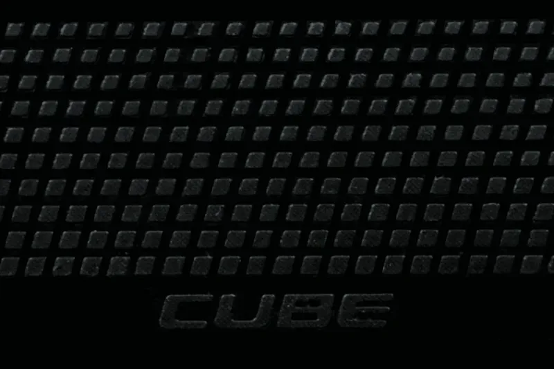 Cube Natural Fit Grip Bar Tape in Black